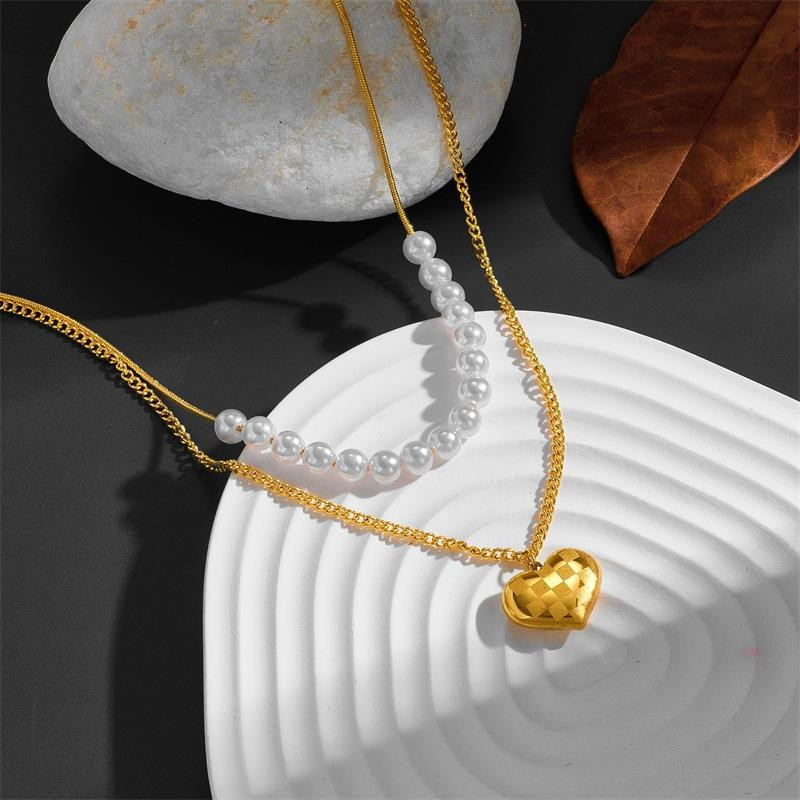 Stunning Double-Layer Pearl and Heart Necklace