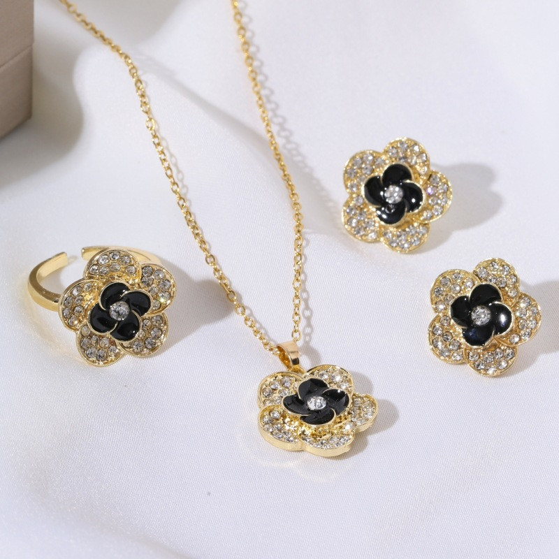 Elegant Black Flower Jewelry Set