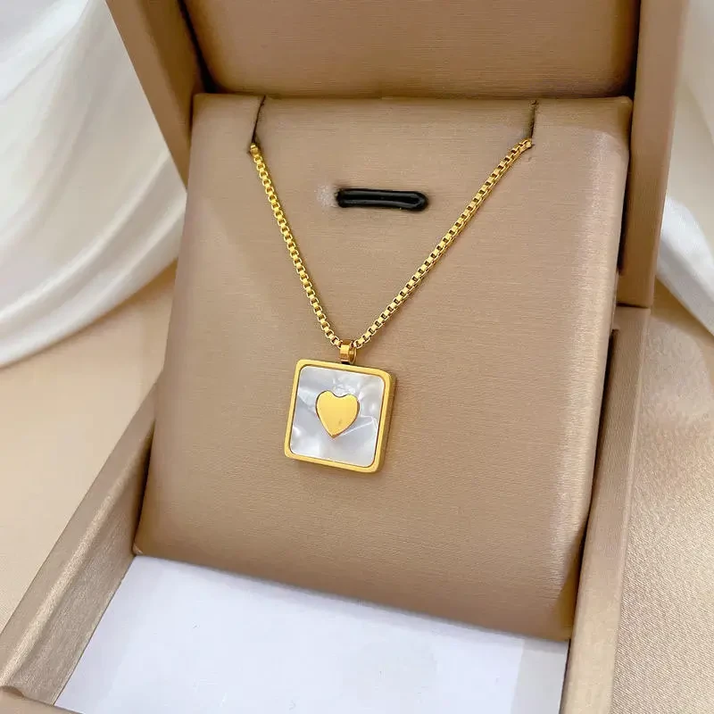 Chic Heart Pendant Necklace
