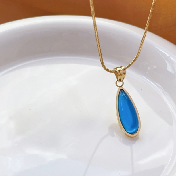 Elegant Blue Teardrop Pendant Necklace and Earring Set