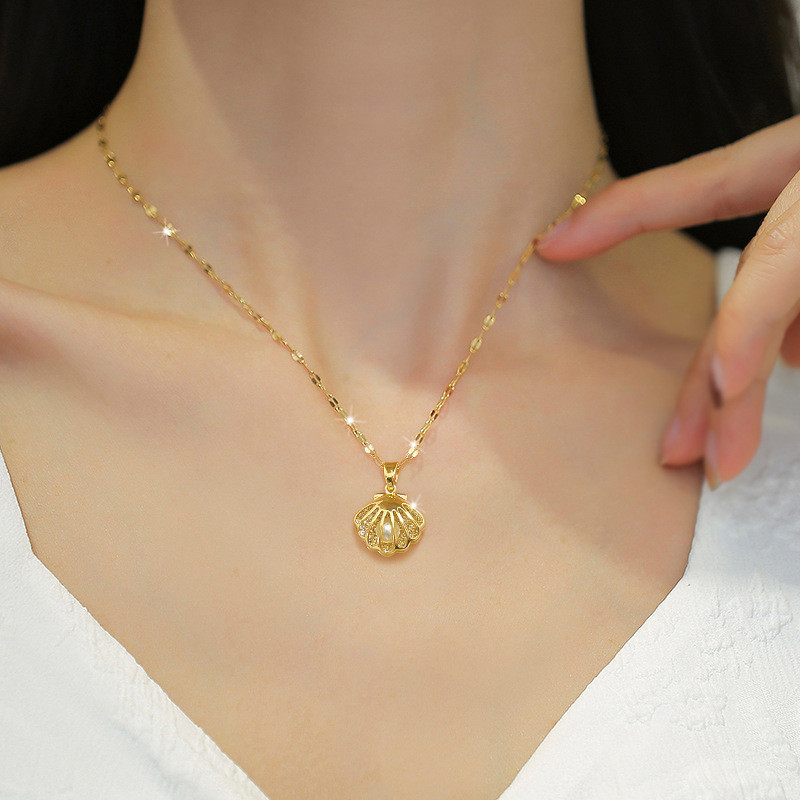 Golden Shell Pearl Necklace